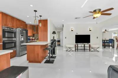 1218 SW 2nd Ave, Pompano Beach: photo 1 of 45