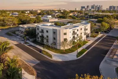 5423 NE Miami Ct #7, Miami: photo 1 of 5