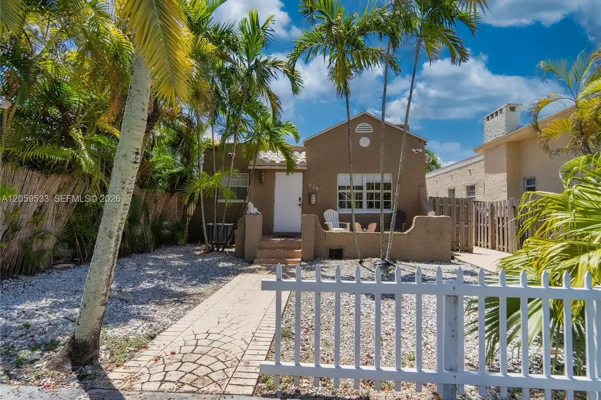626 NE 4th Ct, Hallandale Beach: photo 1 of 1