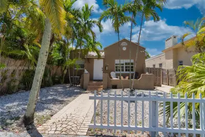 626 NE 4th Ct, Hallandale Beach: photo 1 of 1
