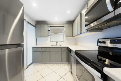 1340 NE 28th Ave #232, Pompano Beach: photo 1 of 25