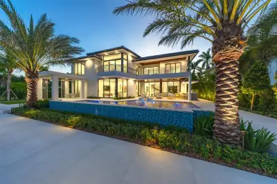 24 Fiesta Way, Fort Lauderdale: photo 1 of 86