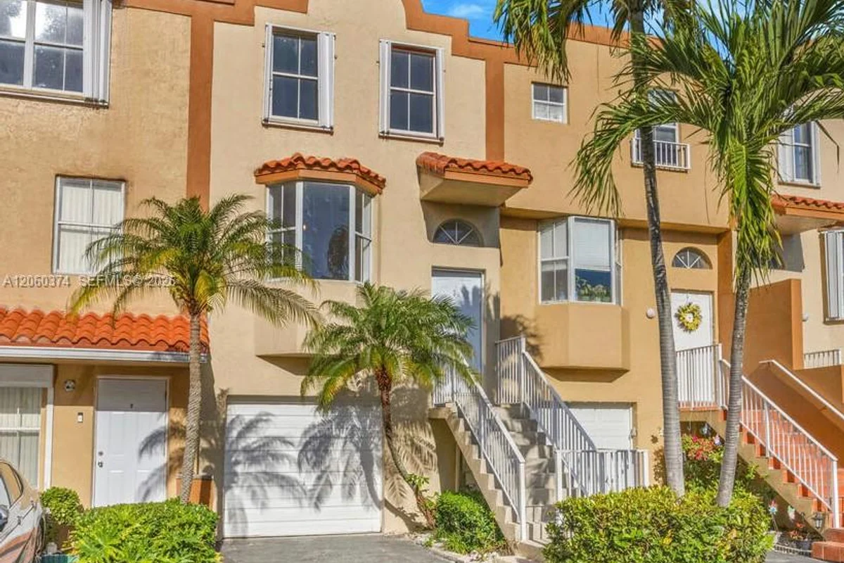 390 NW 86th Ct #803, Miami: photo 1 of 27