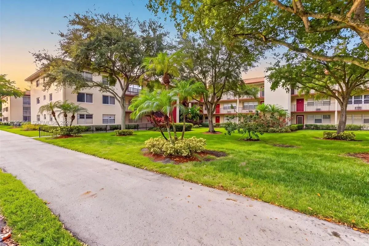 13350 SW 1st St #103P, Pembroke Pines: photo 1 of 25