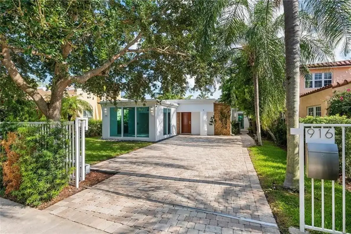 916 SE 5th Ct, Fort Lauderdale: photo 1 of 6