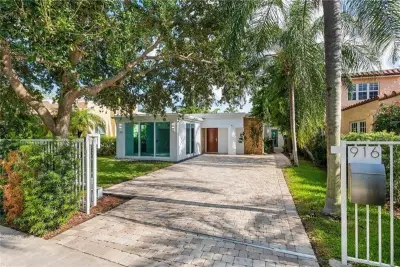 916 SE 5th Ct, Fort Lauderdale: photo 1 of 6