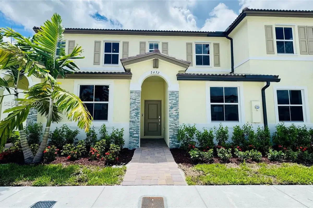 2632 SE 27th Dr, Homestead: photo 1 of 31