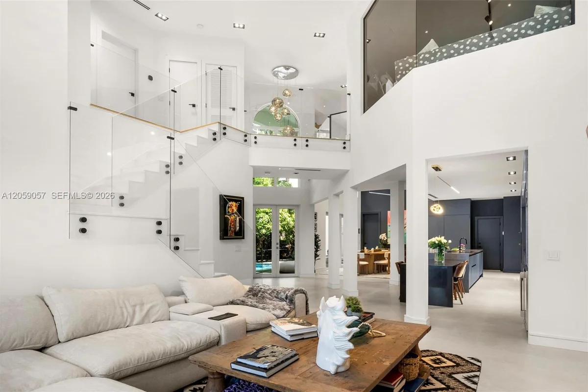 4027 194th Trl, Sunny Isles Beach: photo 1 of 70