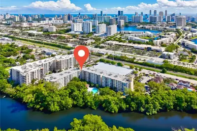 17890 W Dixie Hwy #203, North Miami Beach: photo 1 of 6