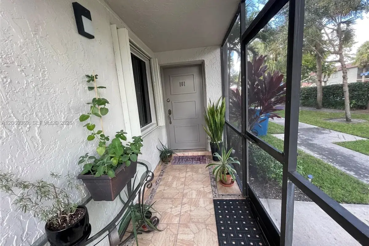 16240 Laurel Dr #101, Weston: photo 1 of 59