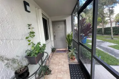 16240 Laurel Dr #101, Weston: photo 1 of 59
