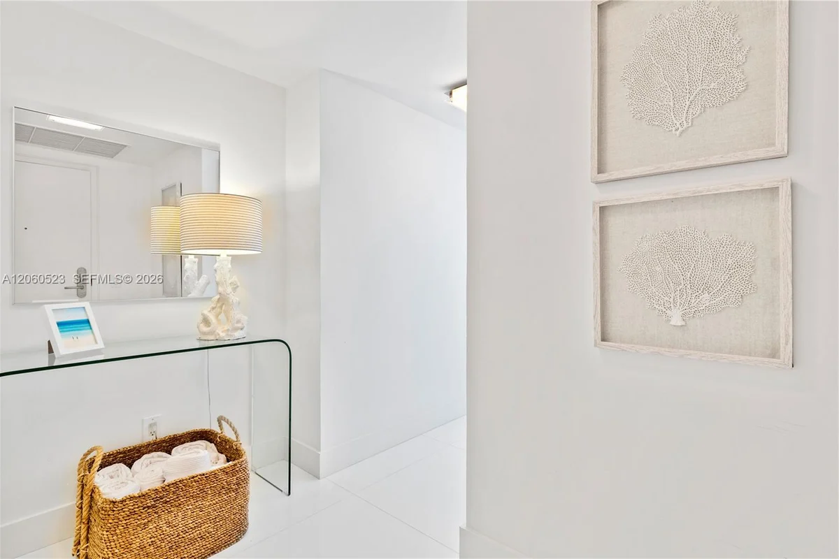 Condo in Miami Beach: photo 1 of 15