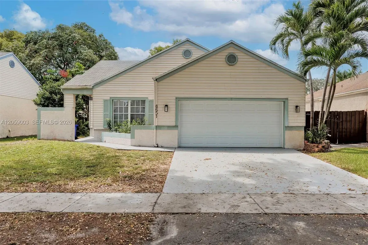 8651 SW 12th St, Pembroke Pines: photo 1 of 25