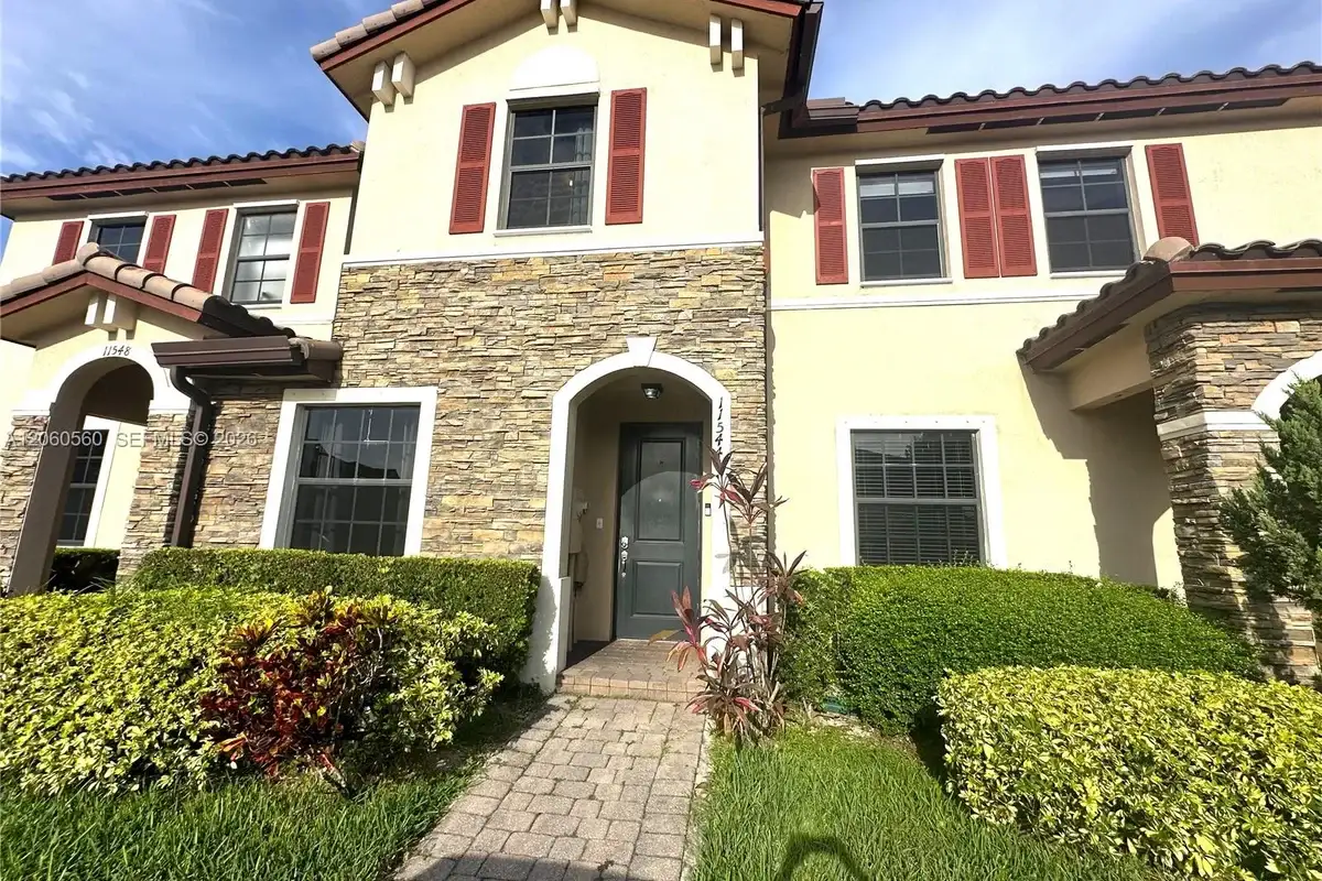 11544 SW 151st Ave, Miami: photo 1 of 18