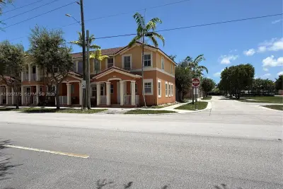 10852 SW 240th St, Homestead: photo 1 of 27