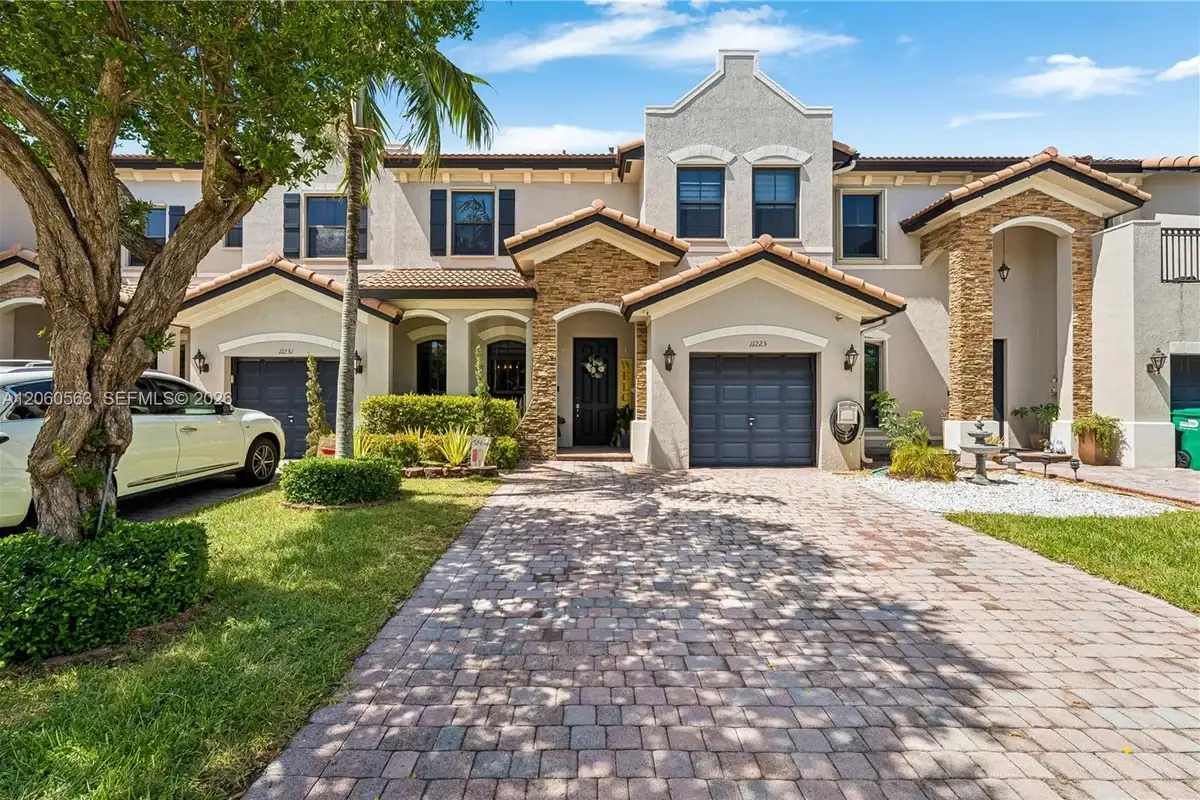 11225 SW 238th St, Homestead: photo 1 of 36