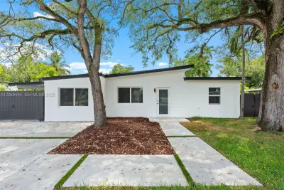 35 Allen Rd, West Park: photo 1 of 30