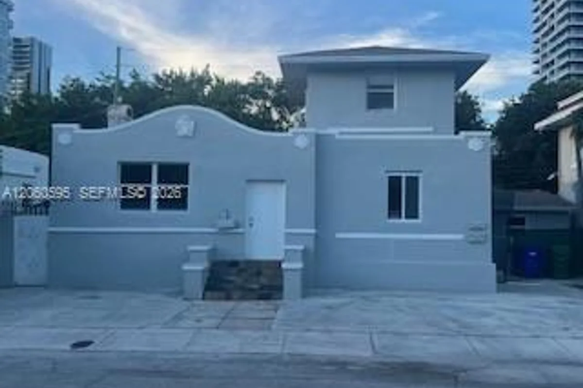 215 NE 27th St #A, Miami: photo 1 of 1