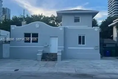 215 NE 27th St #A, Miami: photo 1 of 1