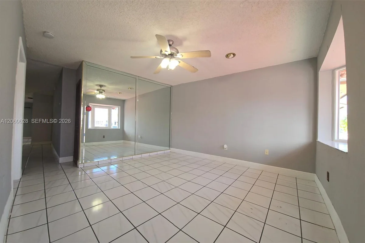8810 NW 114th Ter, Hialeah Gardens: photo 1 of 10