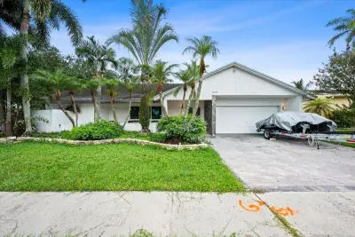 11650 NW 39th Pl, Sunrise: photo 1 of 30