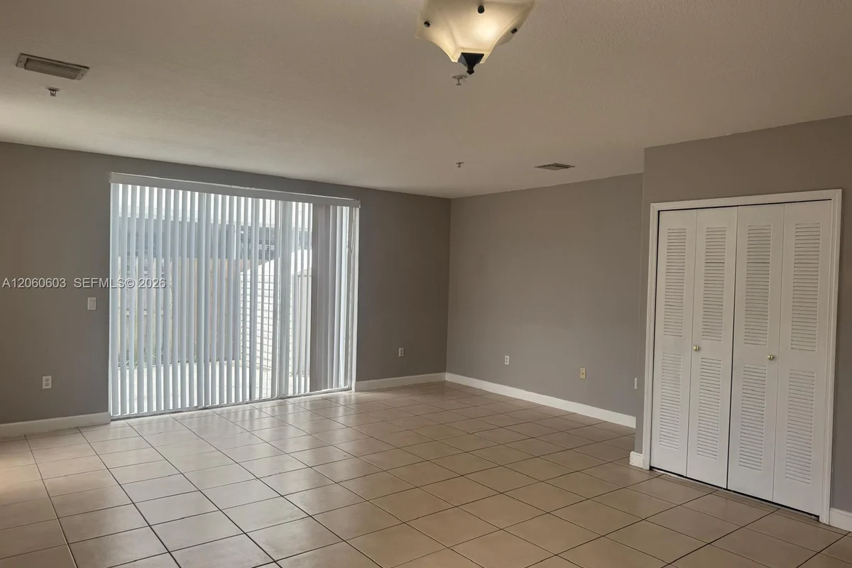8091 W 36th Ave #1, Hialeah: photo 1 of 14
