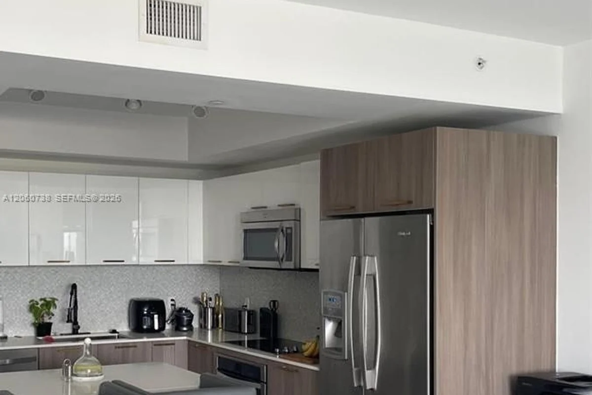 Condo in Doral: photo 1 of 1
