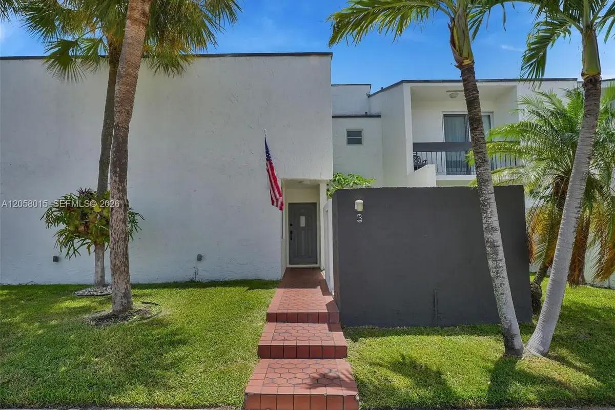 9177 Fontainebleau Blvd #3, Miami: photo 1 of 46