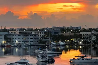 126 Golden Isles Dr #52A, Hallandale Beach: photo 1 of 38