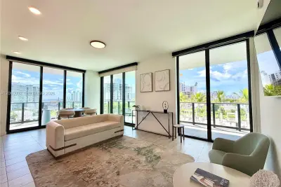580 72nd St #602, Miami Beach: photo 1 of 19