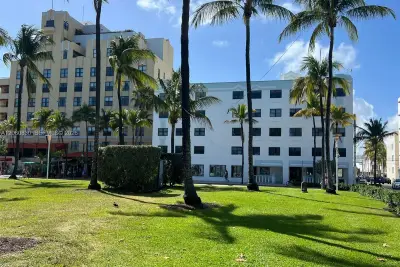 1390 Ocean Dr #101, Miami Beach: photo 1 of 45