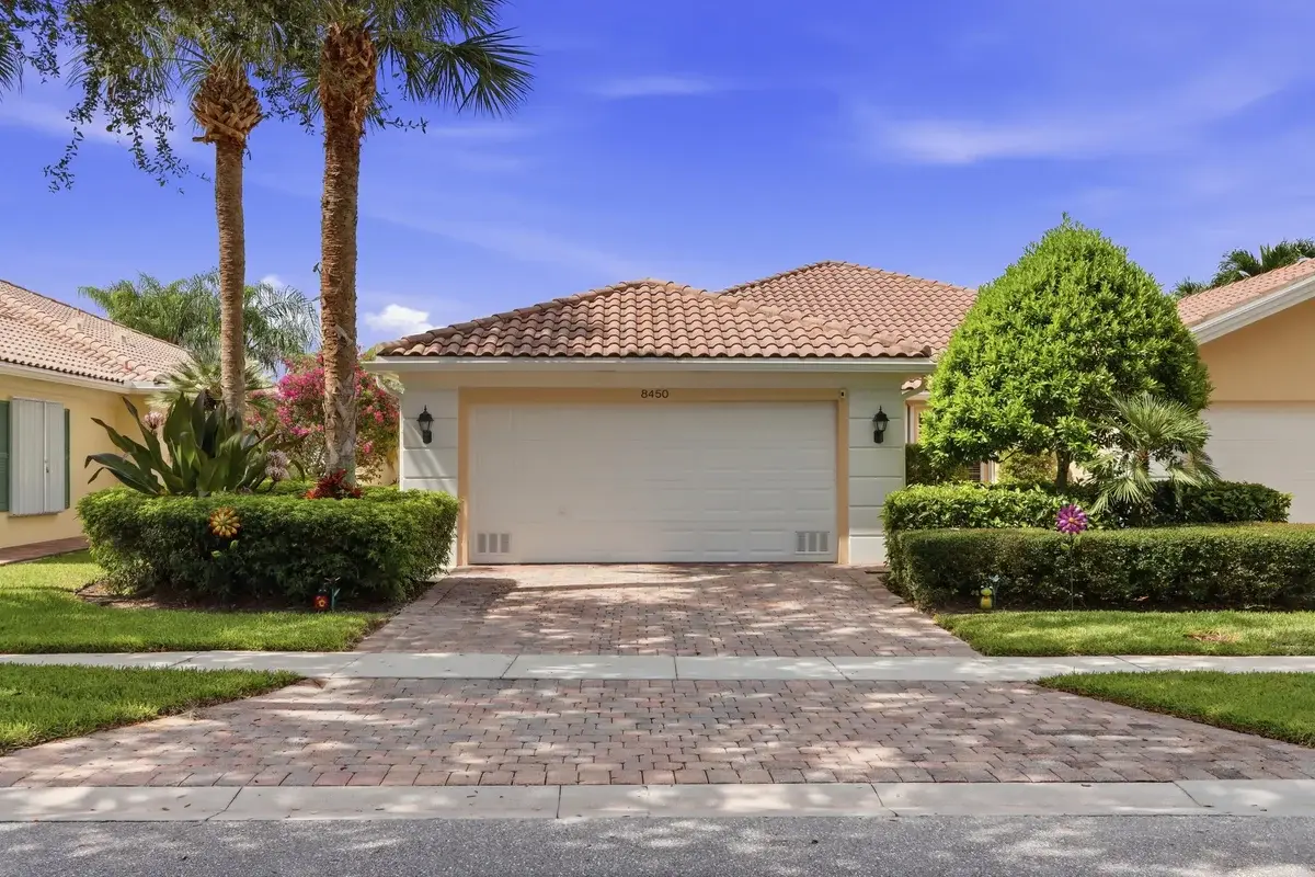 8450 Saint Johns Ct, Wellington: photo 1 of 46