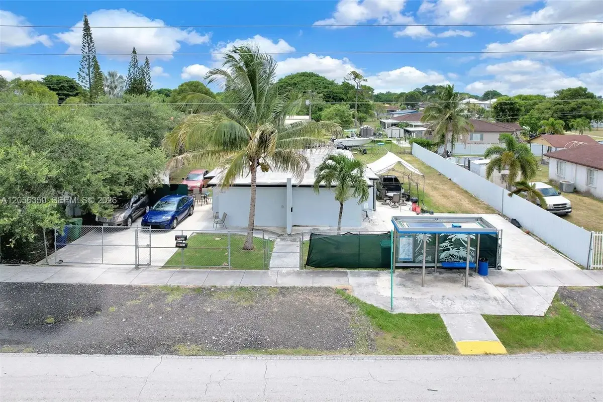 17821 SW 107th Ave, Miami: photo 1 of 70