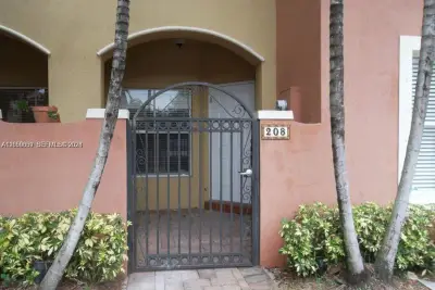 208 Lake Monterey Cir, Boynton Beach: photo 1 of 11