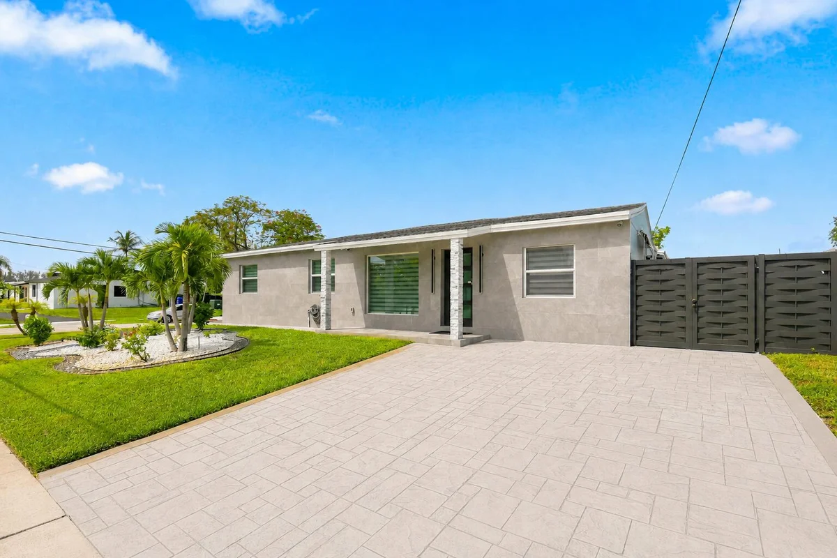 2331 SW 50th Ter, Fort Lauderdale: photo 1 of 62