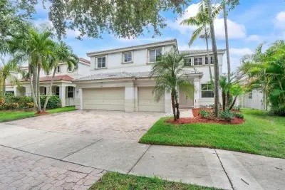 4389 Laurel Ridge Cir, Weston: photo 1 of 53