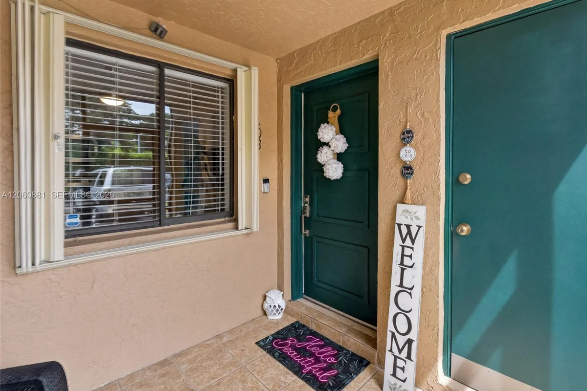 205 Lakeview Dr #103, Weston: photo 1 of 39
