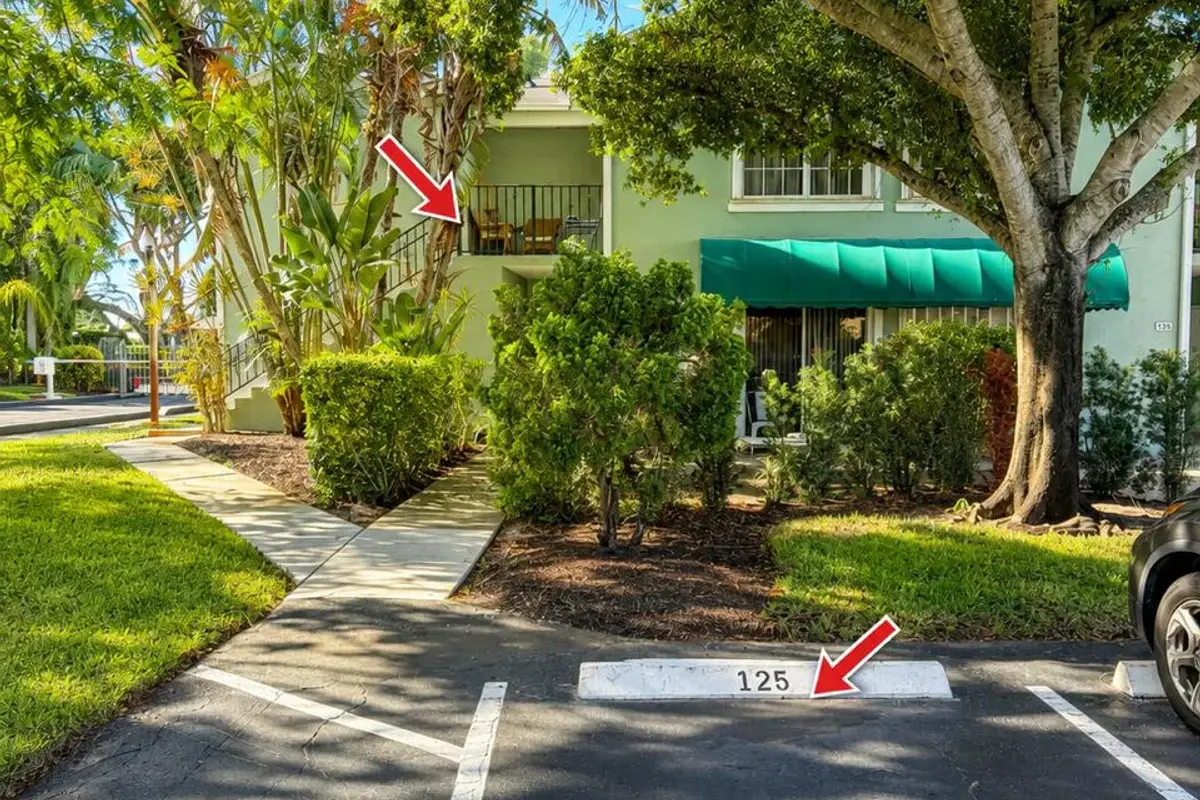 125 Waterside Dr, Hypoluxo: photo 1 of 18