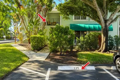 125 Waterside Dr, Hypoluxo: photo 1 of 18