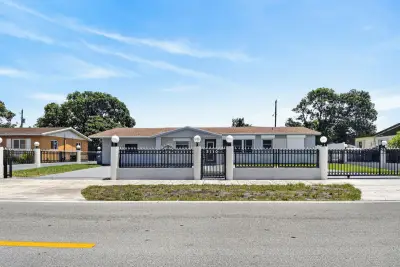 3110 NW 211th St, Miami Gardens: photo 1 of 29
