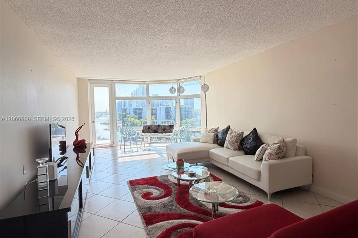 3375 N Country Club Dr #602, Aventura: photo 1 of 11