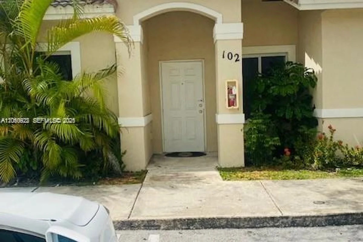 13272 Old Biscayne Dr #102, Homestead: photo 1 of 8