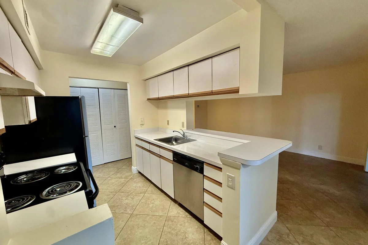 9777 Westview Dr #1113, Coral Springs: photo 1 of 14