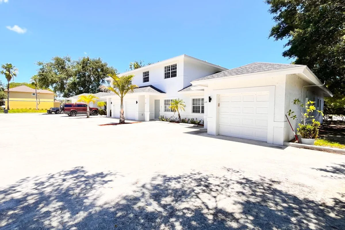 1434 Hawthorne Pl, Wellington: photo 1 of 19