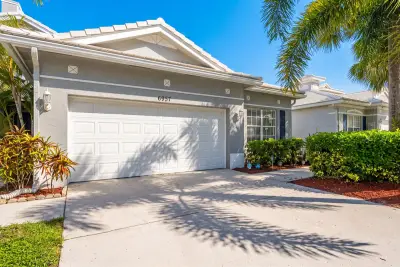 6957 Blue Skies Dr, Lake Worth: photo 1 of 22