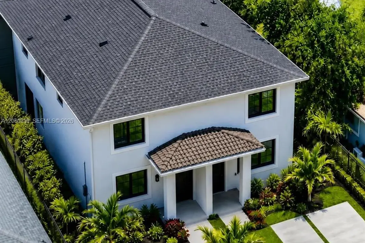 7801 NW 2nd Ct, Miami: photo 1 of 6