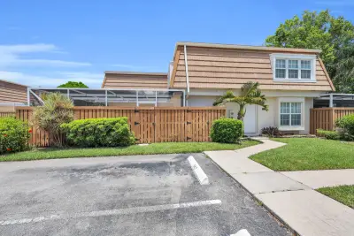 11557 Winchester Dr, Palm Beach Gardens: photo 1 of 38