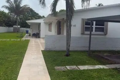 260 Dr, Miami: photo 1 of 15