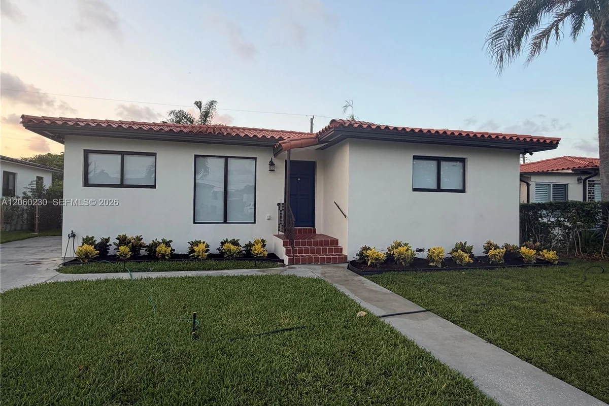 5171 SW 6th St, Miami: photo 1 of 30
