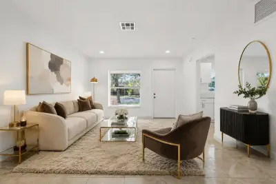 583 NW 17th Pl, Fort Lauderdale: photo 1 of 13